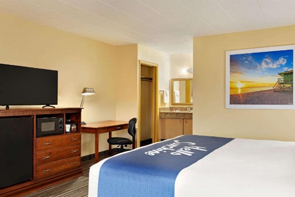 Days Inn by Wyndham Oak Ridge Knoxville image 12