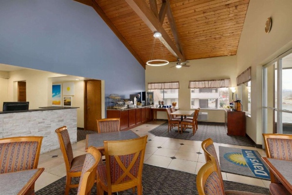 Days Inn by Wyndham Oak Ridge Knoxville image 9